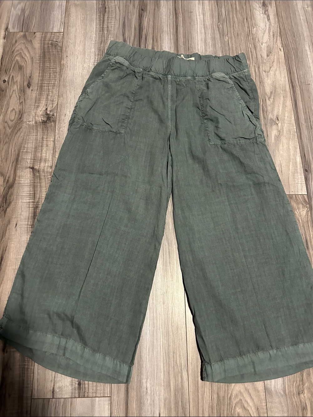 cloth & stone Olive Green Wide-Leg Capris
